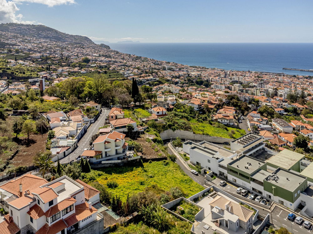 Plot of land for construction in Funchal, Madeira 2972266238