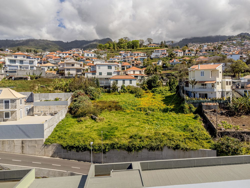 Plot of land for construction in Funchal, Madeira 2972266238