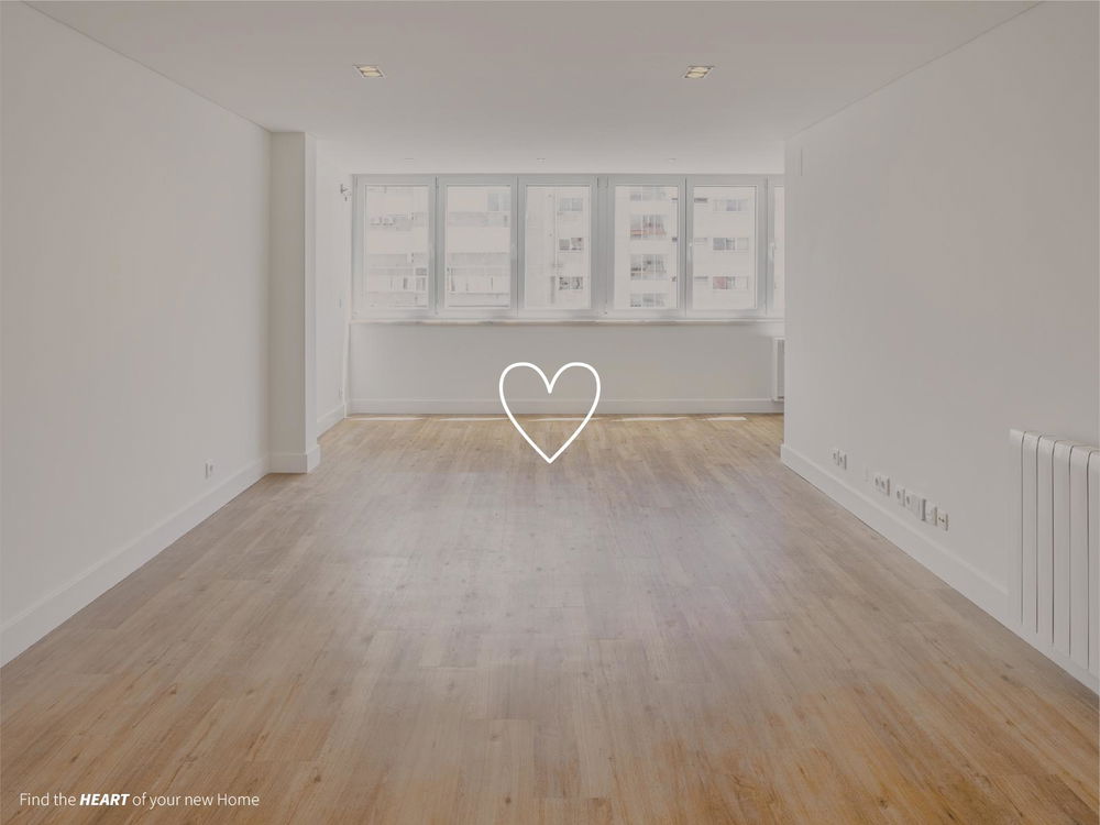 2-bedroom apartment with balcony in Avenidas Novas, Lisbon 3965721934