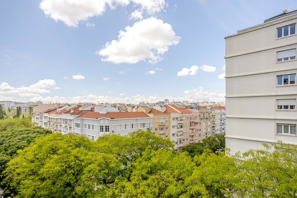 2-bedroom apartment with balcony in Avenidas Novas, Lisbon 3965721934