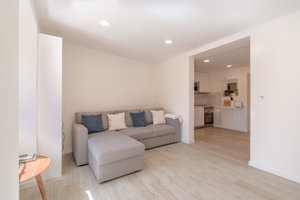 1+1-Bedroom Apartment with Balcony in Junqueira, Lisbon 1075751223