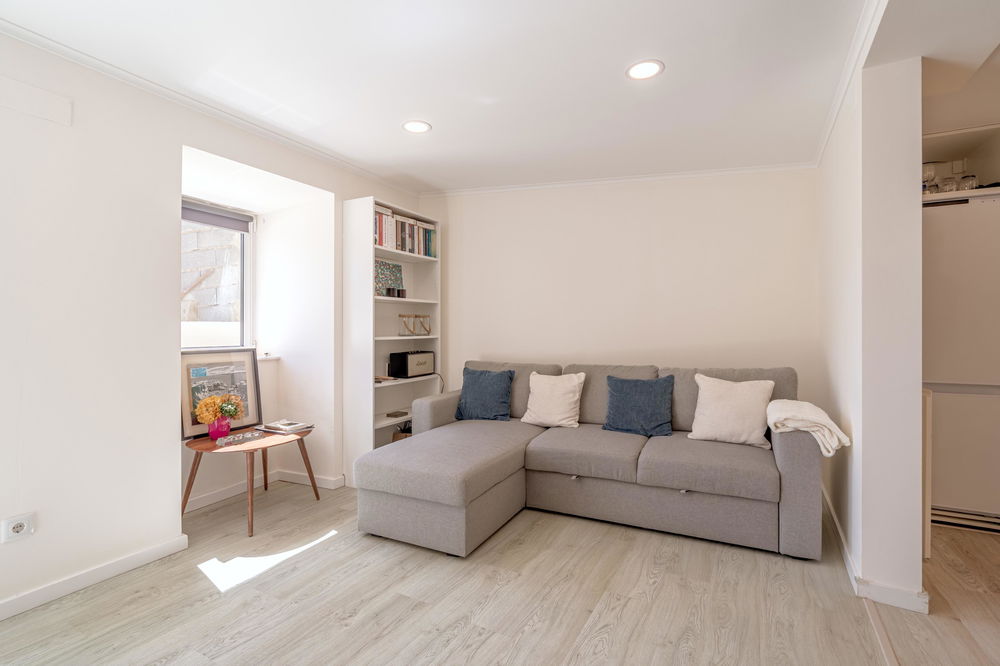 1+1-Bedroom Apartment with Balcony in Junqueira, Lisbon 1075751223