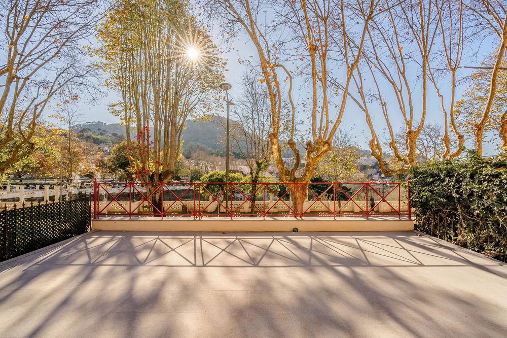 Three-bedroom apartment with garage and view, in the Historic Center, Sintra 288375919