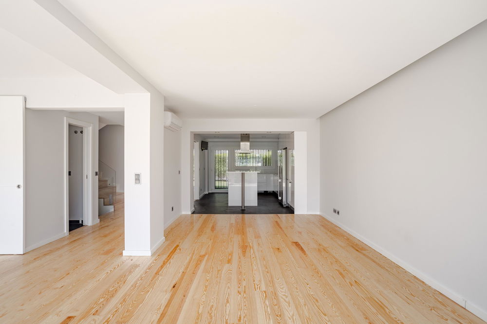 4-bedroom villa in a condominium Costa da Guia Cascais. 695167474