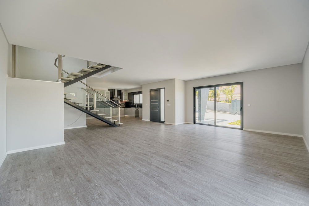 Semi-detached 3-bedroom house in São Roque, Funchal 2201085548