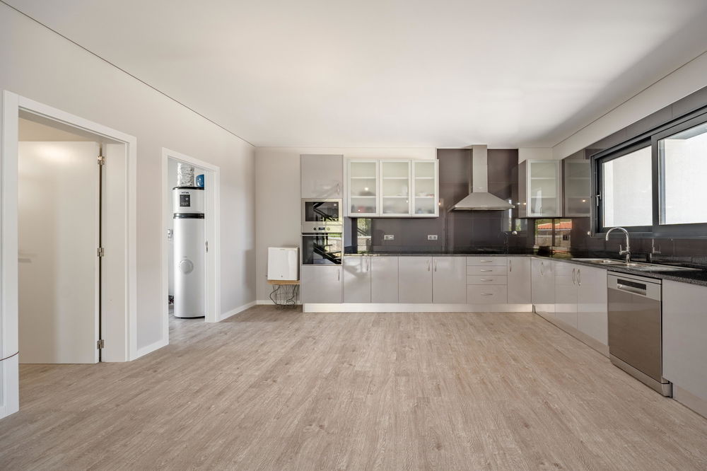 Semi-detached 3-bedroom house in São Roque, Funchal 2201085548