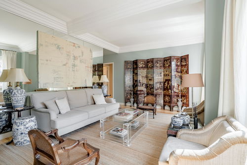 Renovated 2+1 Bedroom Apartment on Rua de Buenos Aires in Lisbon 2226653218