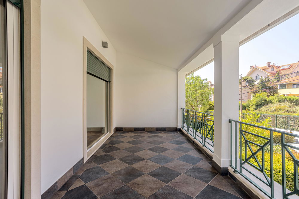 3-Bedroom Apartment Monte Estoril, Cascais 3637027119