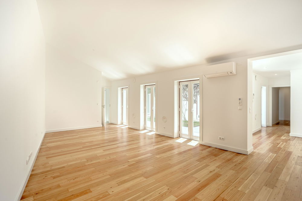 3-Bedroom Apartment, Renovated, on Rua de São Bento, Lisbon 1038608881