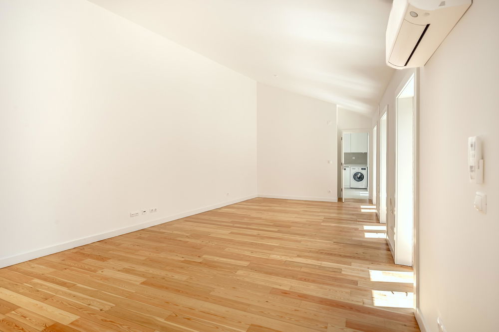 3-Bedroom Apartment, Renovated, on Rua de São Bento, Lisbon 1038608881