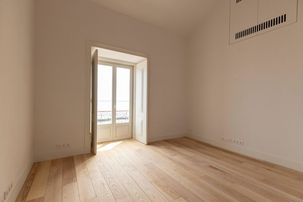 1+1 Bedroom apartment new with river view in Lisbon 4113272459