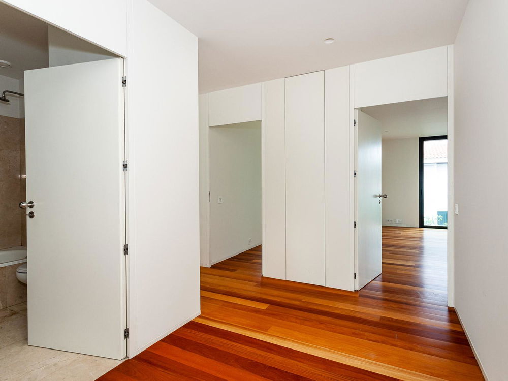 4-bedroom villa in Foz near Praça do Império, Porto 3649847233