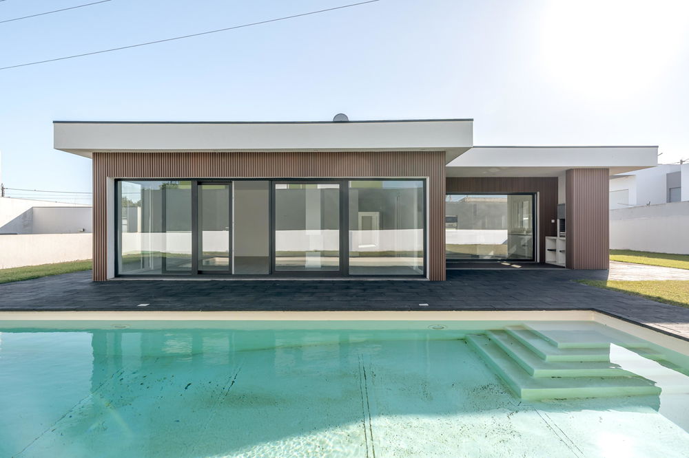 4-bedroom single-storey villa, with swimming pool, in Loures 3267203642