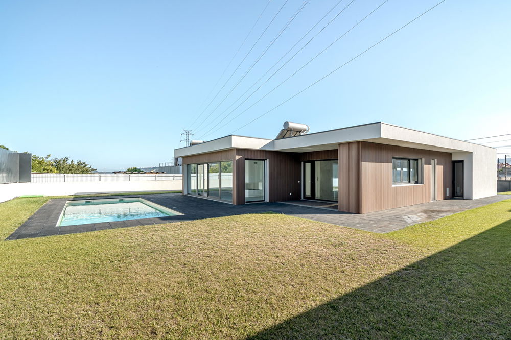 4-bedroom single-storey villa, with swimming pool, in Loures 3267203642