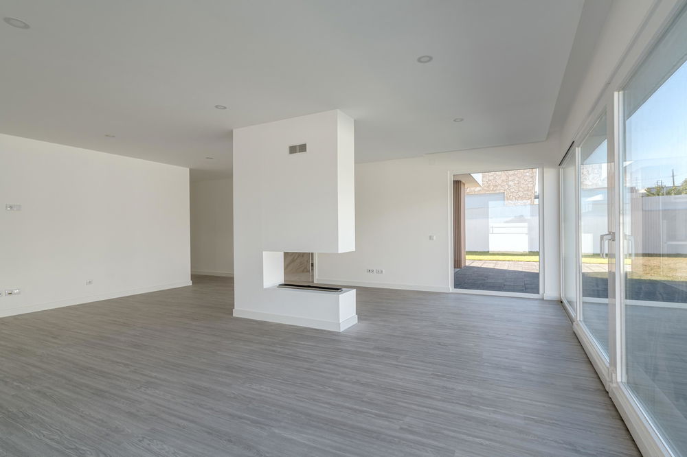 4-bedroom single-storey villa, with swimming pool, in Loures 3267203642