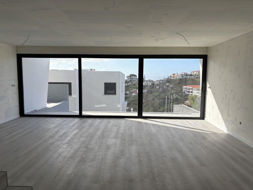 Villa with 3 Bedrooms, Sea View and Balconies in Funchal, Madeira 3071067138