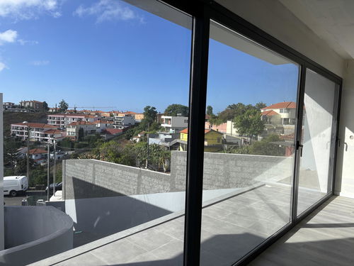 Villa with 3 Bedrooms, Sea View and Balconies in Funchal, Madeira 1478981428
