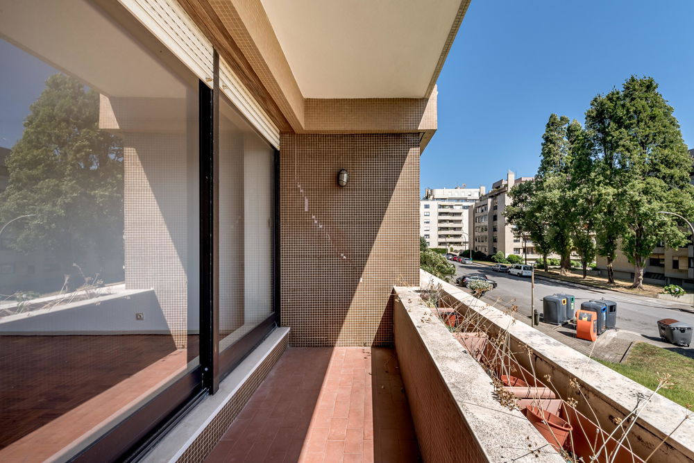 2-bedroom apartment, with parking and balcony, in Porto 1356575930