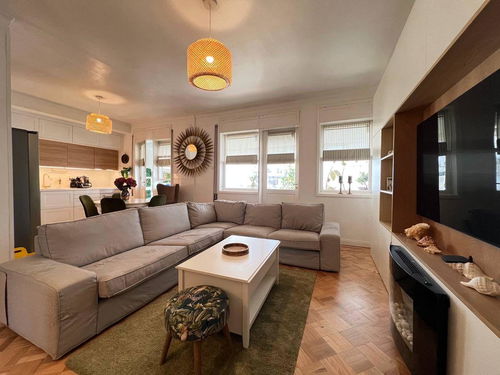 Renovated 4-bedroom apartment in Pinheiro Manso, Porto 445091358