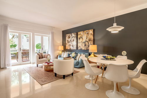 Two-bedroom apartment in a gated community in Cascais 1485843506