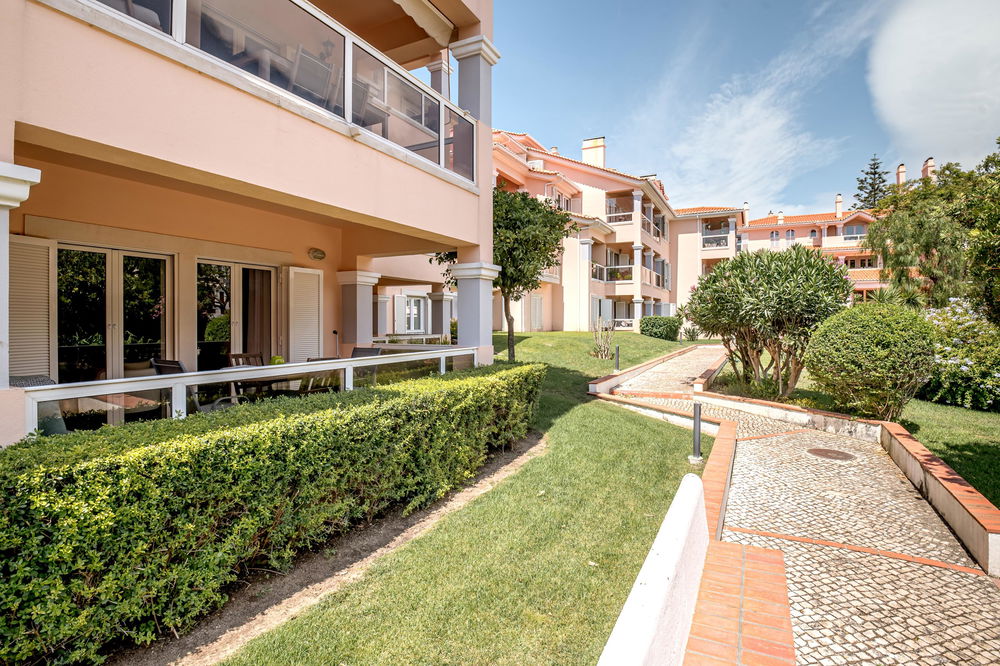 Two-bedroom apartment in a gated community in Cascais 1485843506