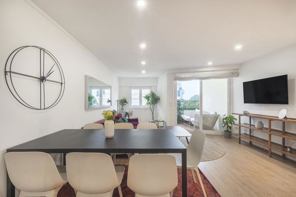 Apartamento T3 remodelado em Cascais 3325138362