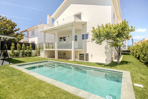 4+3 bedroom villa with swimming pool in Estoril 2801146975