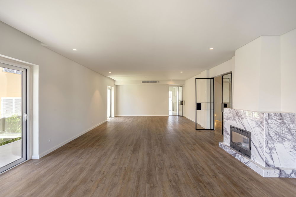 4+3 bedroom villa with swimming pool in Estoril 2801146975