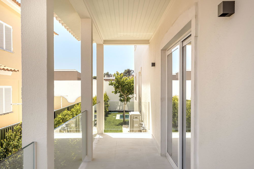 4+3 bedroom villa with swimming pool in Estoril 2801146975