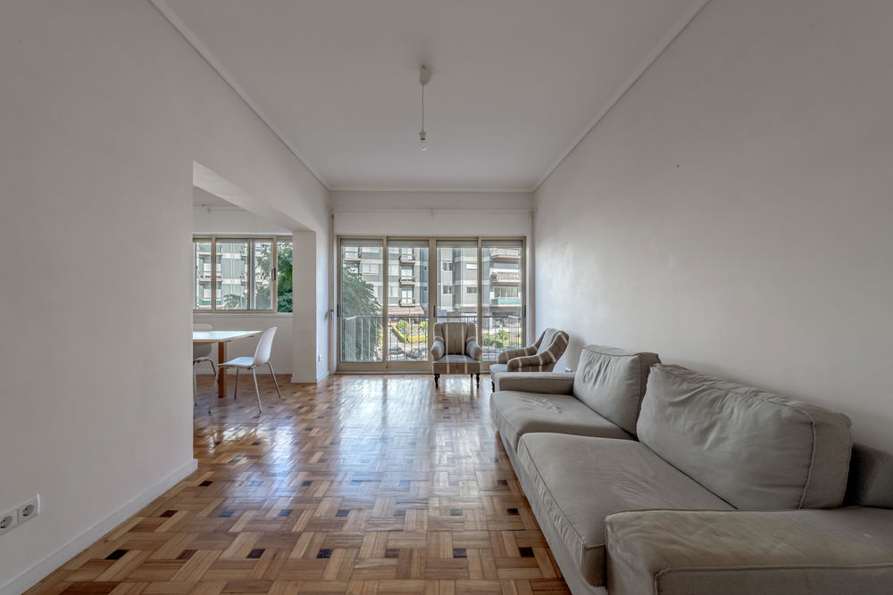 4-bedroom apartment on Av. Antunes Guimarães, in Porto 3251100652