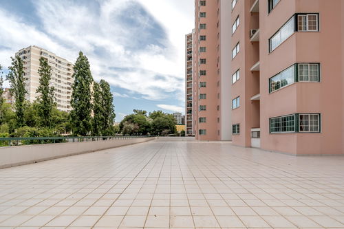 3-bedroom apartment with balcony and garage, in Algés, Oeiras 3114569037
