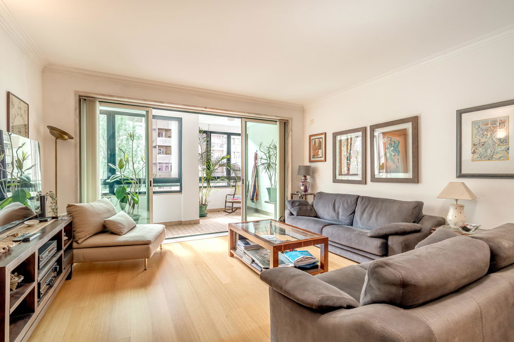 3-bedroom apartment with balcony and garage, in Algés, Oeiras 3114569037