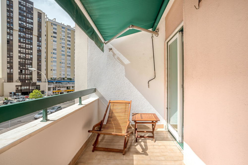 3-bedroom apartment with balcony and garage, in Algés, Oeiras 3114569037