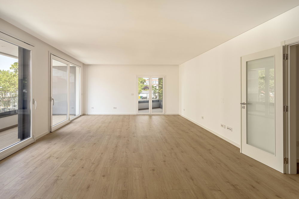 3-bedroom Apartment with sea view and garage in Cascais 3488582809