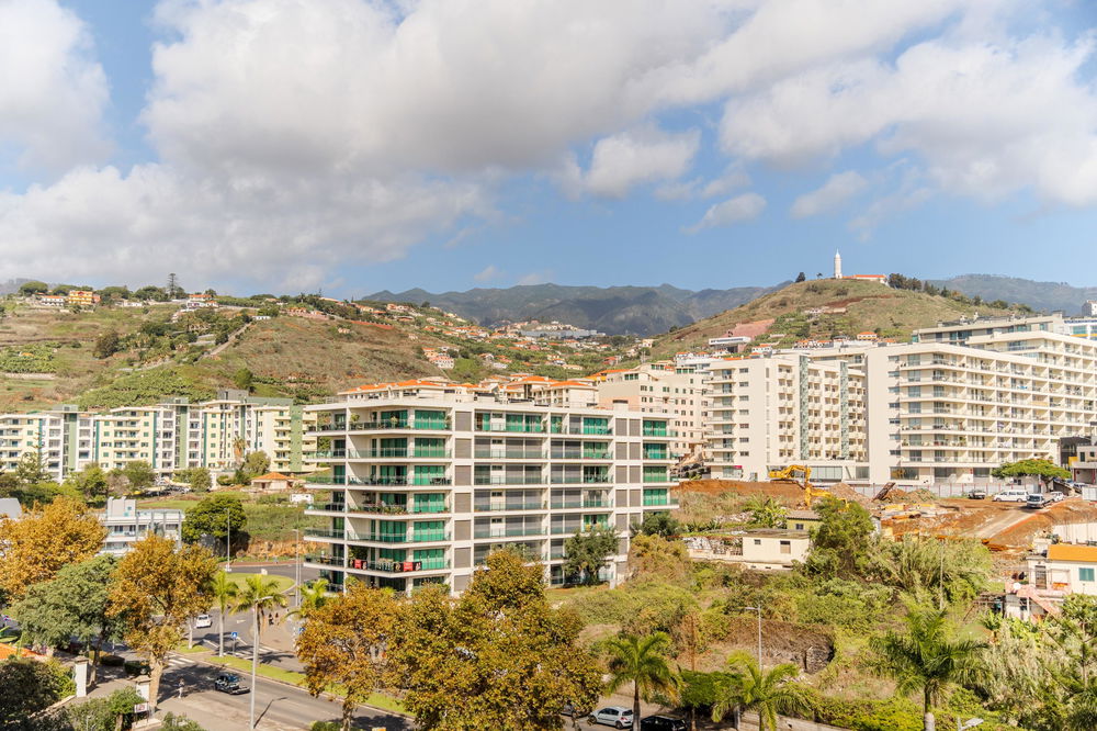 2-bedroom apartment with parking, in Funchal, Madeira 4061670712