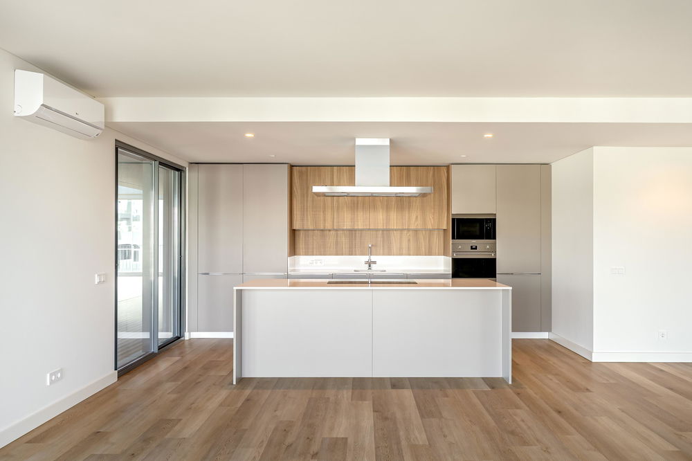 T4 Penthouse apartment in Miraflores Algés Condominium 501667808