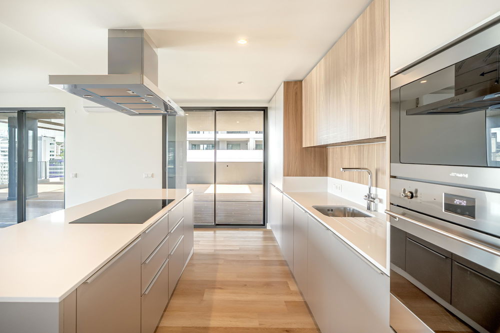 T4 Penthouse apartment in Miraflores Algés Condominium 501667808