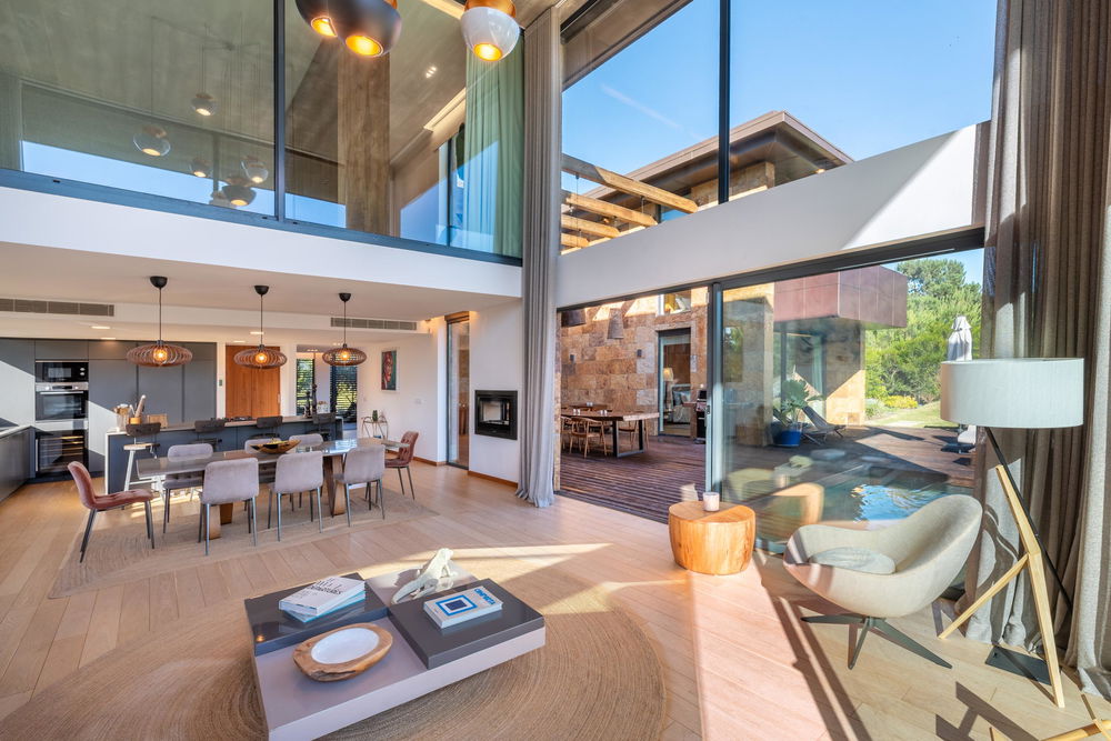 4-bedroom villa with garden and swimming pool in Troia 1211540024