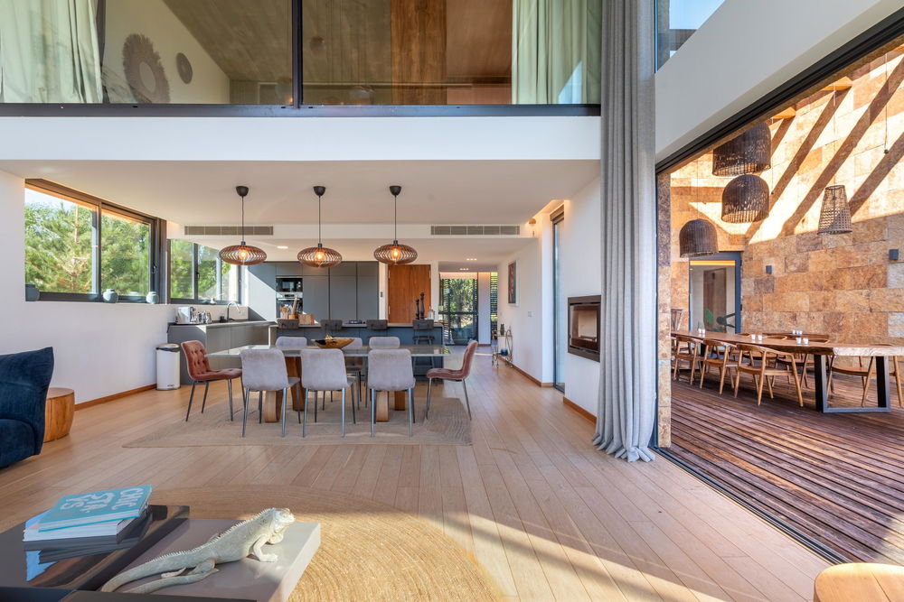 4-bedroom villa with garden and swimming pool in Troia 1211540024