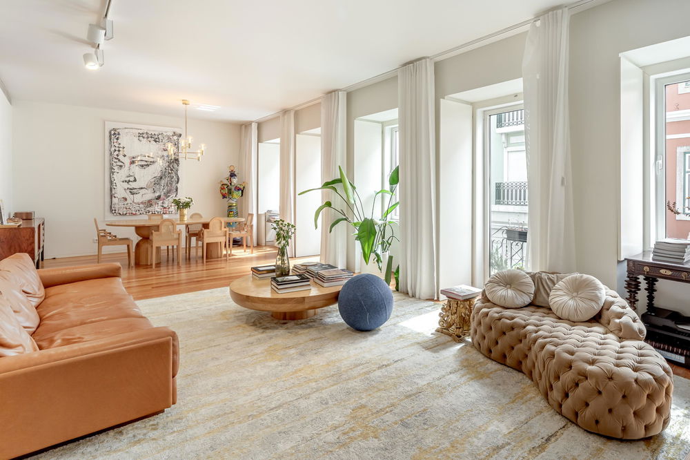 4-bedroom apartment with parking, in Lapa, Lisbon 1283018056