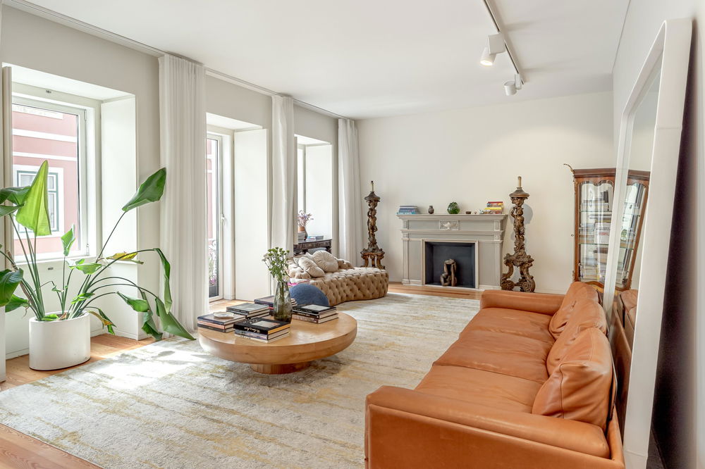 4-bedroom apartment with parking, in Lapa, Lisbon 1283018056