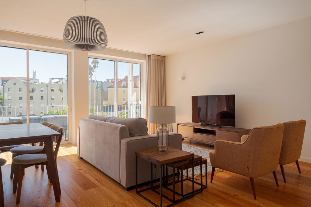 Furnished 2-bedroom apartment with balcony and garage, Lisbon 947082224