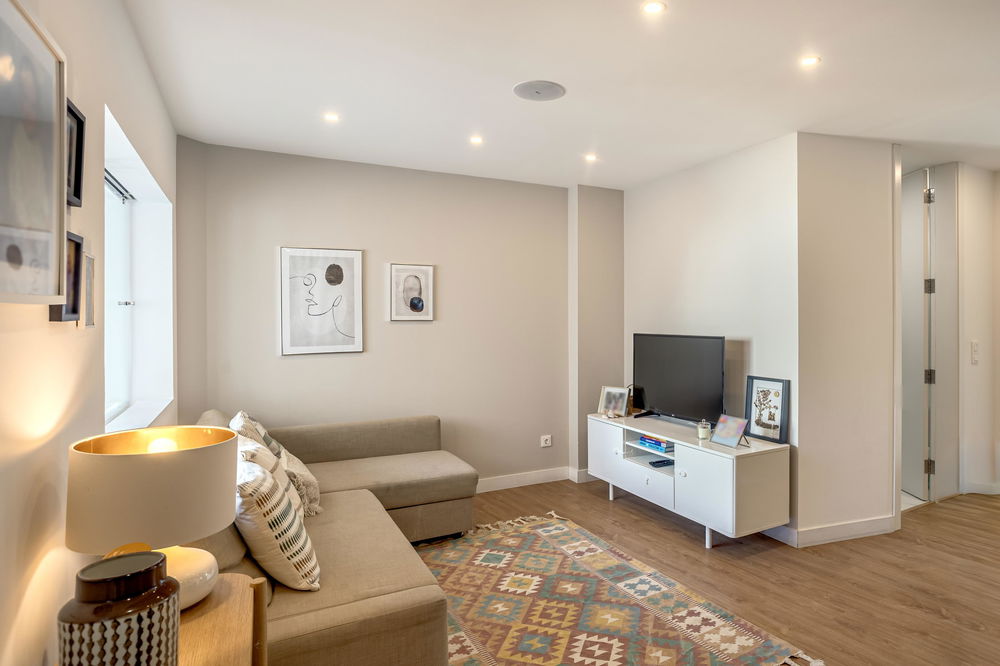 Renovated 2-bedroom apartment in Cascais 3959430375