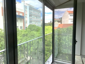 2-bedroom apartment with parking, in Alcântara, Lisbon 1832849366