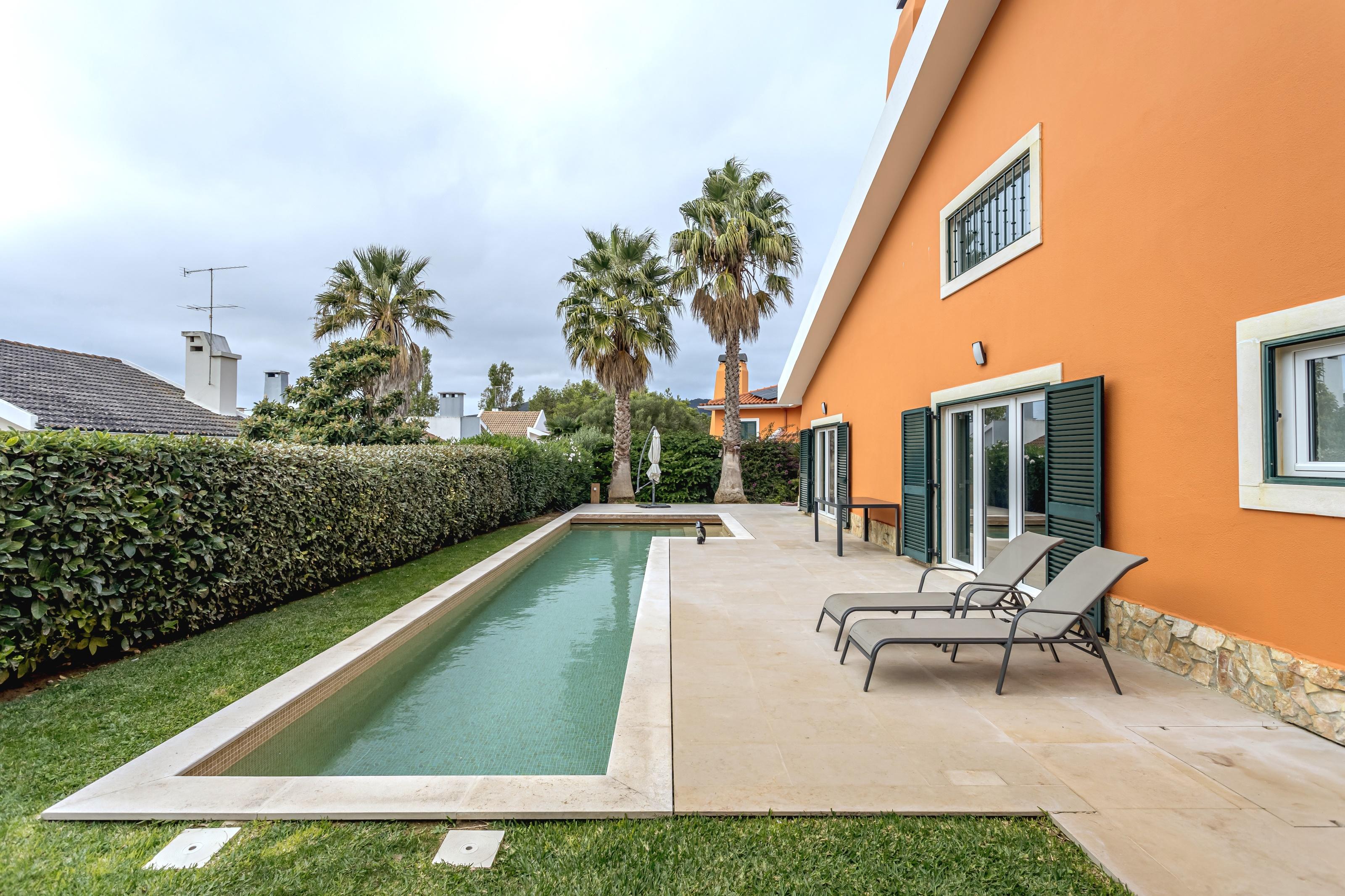 5-bedroom villa with pool and garage in Murches Cascais