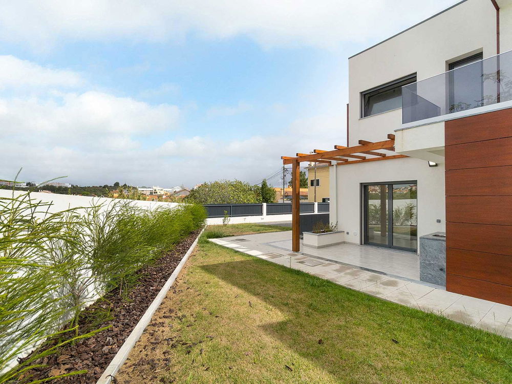 Contemporary 4-bedroom villa in Atibá, Estoril 3490476588
