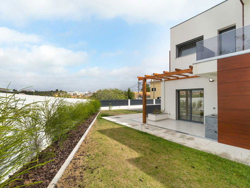 Contemporary 4-bedroom villa in Atibá, Estoril 3490476588