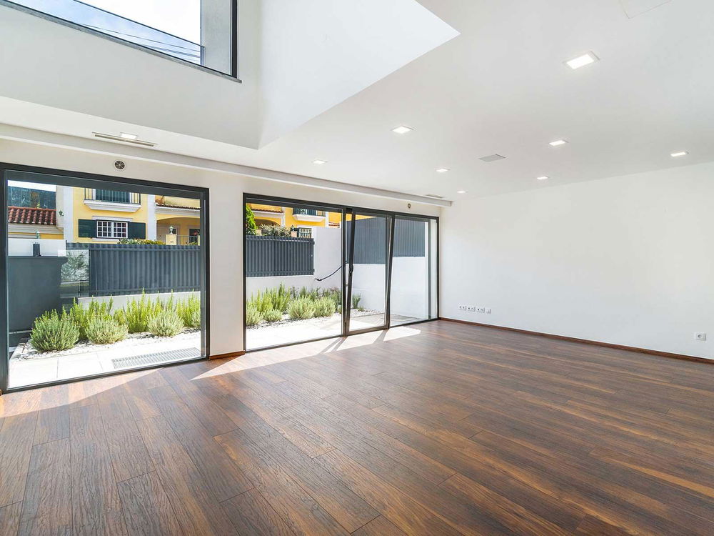 Contemporary 4-bedroom villa in Atibá, Estoril 3490476588