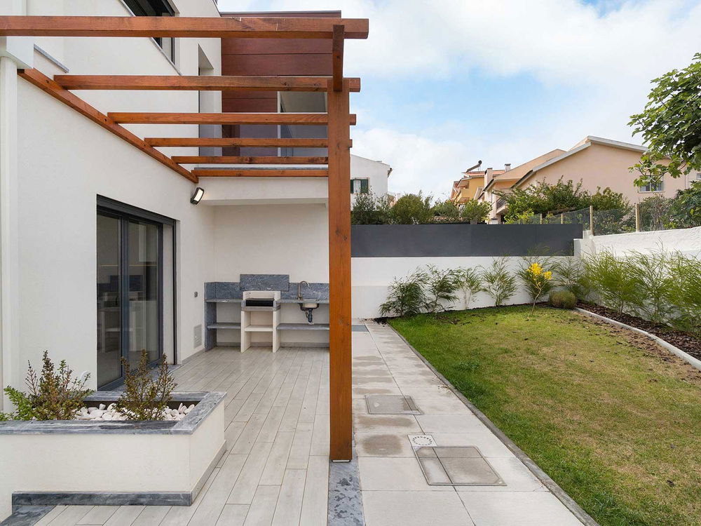 Contemporary 4-bedroom villa in Atibá, Estoril 3490476588