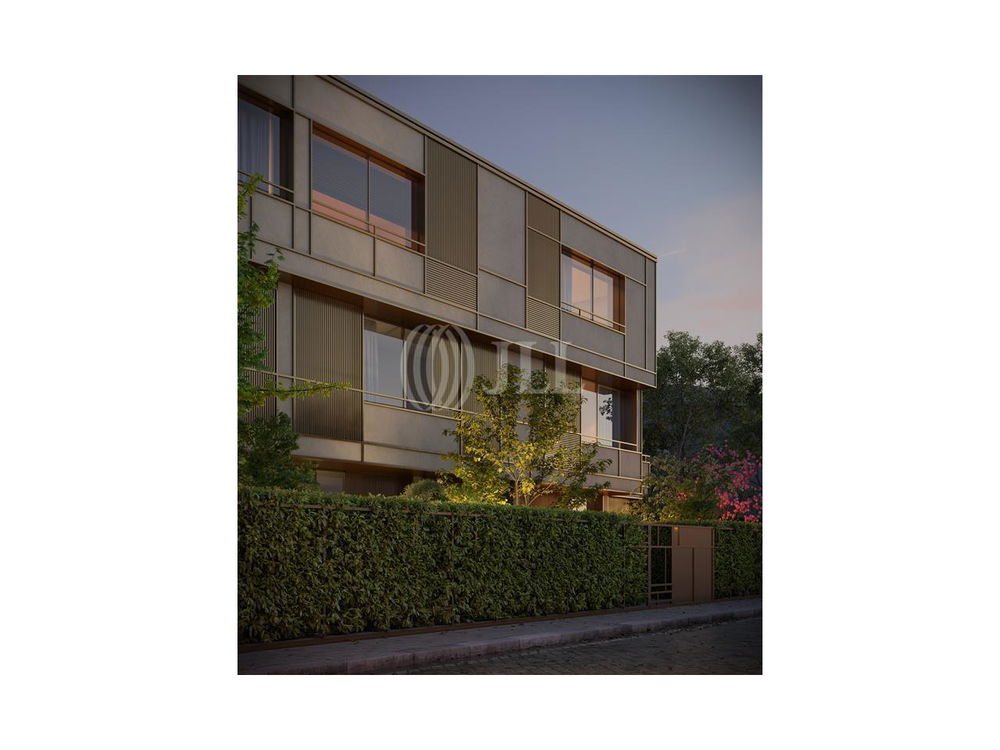 T4 duplex apartment with garage and garden, in Porto 684166369